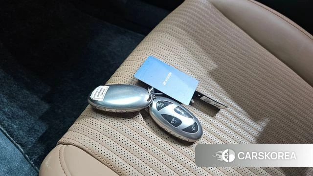 Hyundai Grandeur Hybrid (GN7) 2023 Черный из Кореи, фото 6