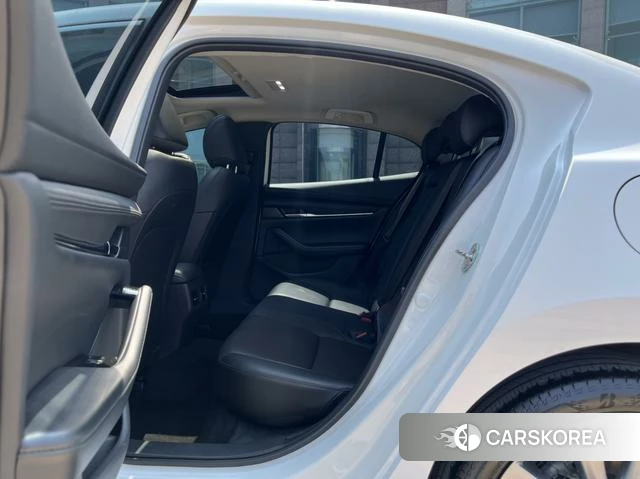 Mazda 3 2021 Белый из Китая, фото 6