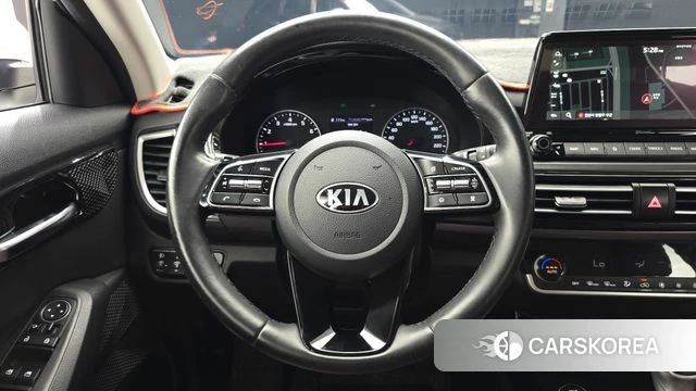 Kia Seltos 2021 Белый из Кореи, фото 6