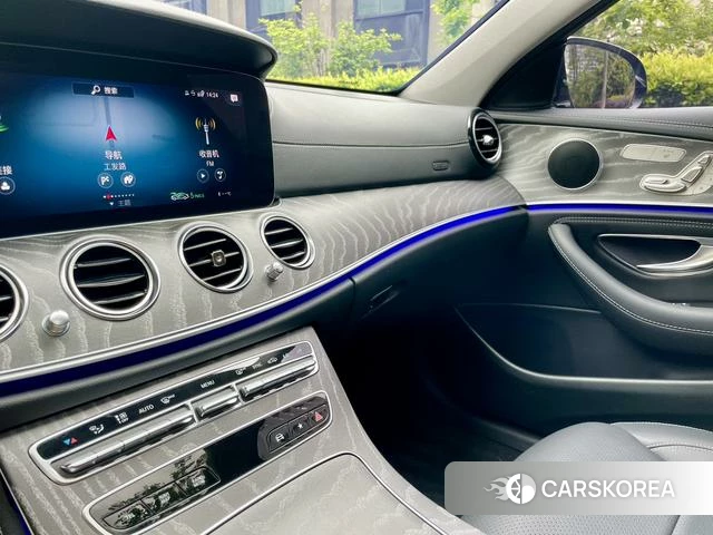Mercedes-Benz E-Class 2023 Темно-серый из Китая, фото 6
