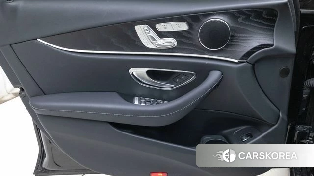 Mercedes-Benz E-Class W213 2023 Черный из Кореи, фото 6