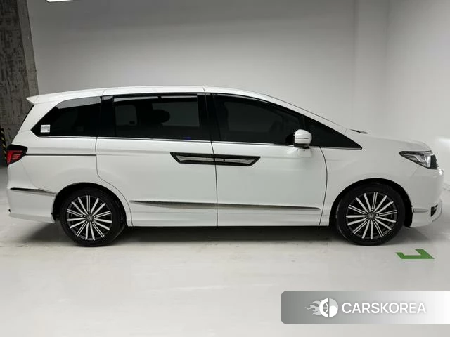 Honda Elysion 2022 Белый из Китая, фото 6
