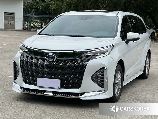 Toyota Sienna 2022 Белый из Китая, фото 6