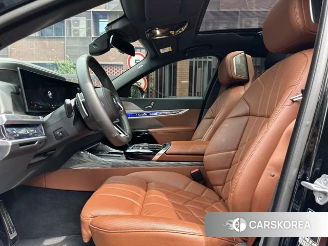BMW 7 series 2024 Черный из Китая, фото 6