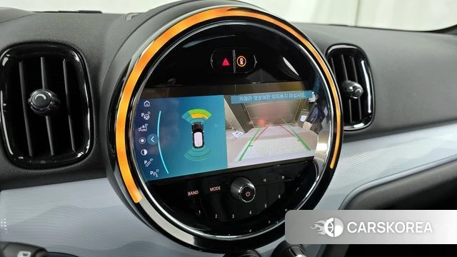 Mini Cooper S Countryman 2023 Светло-серебряный цвет из Кореи, фото 6