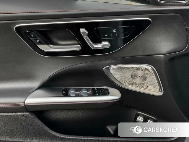Mercedes-Benz AMG C-Class 2024 Серебристо-серый из Китая, фото 6