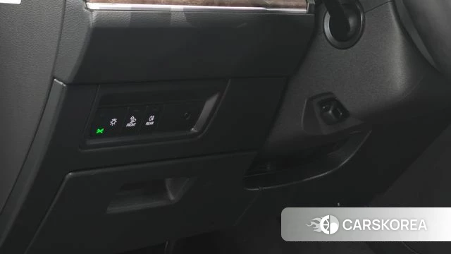 Volkswagen Touareg 3rd generation 2024 Белый из Кореи, фото 6