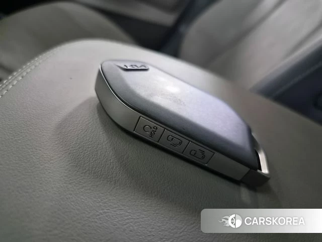 Kia The New Carnival 4th Generation 2025 Белый из Кореи, фото 6