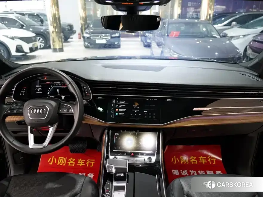 Audi Q7 2022 Черный из Китая, фото 6