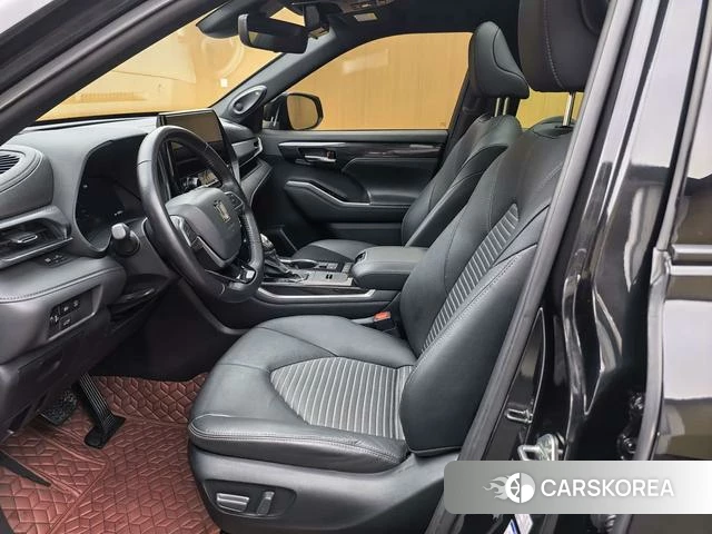 Toyota Crown 2021 Черный из Китая, фото 6