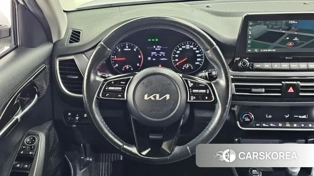 Kia Seltos 2022 Белый из Кореи, фото 6