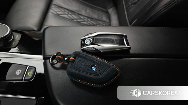 BMW 5 Series (G30) 2019 Белый из Кореи, фото 6