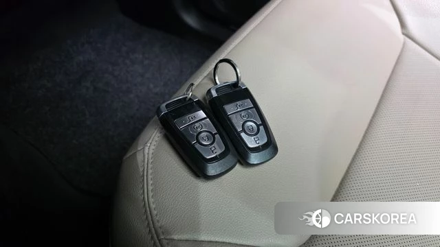 Ford Explorer 6th Generation 2021 Белый из Кореи, фото 6
