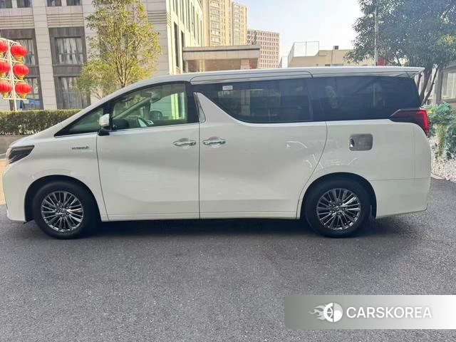 Toyota Alphard 2023 Белый из Китая, фото 6