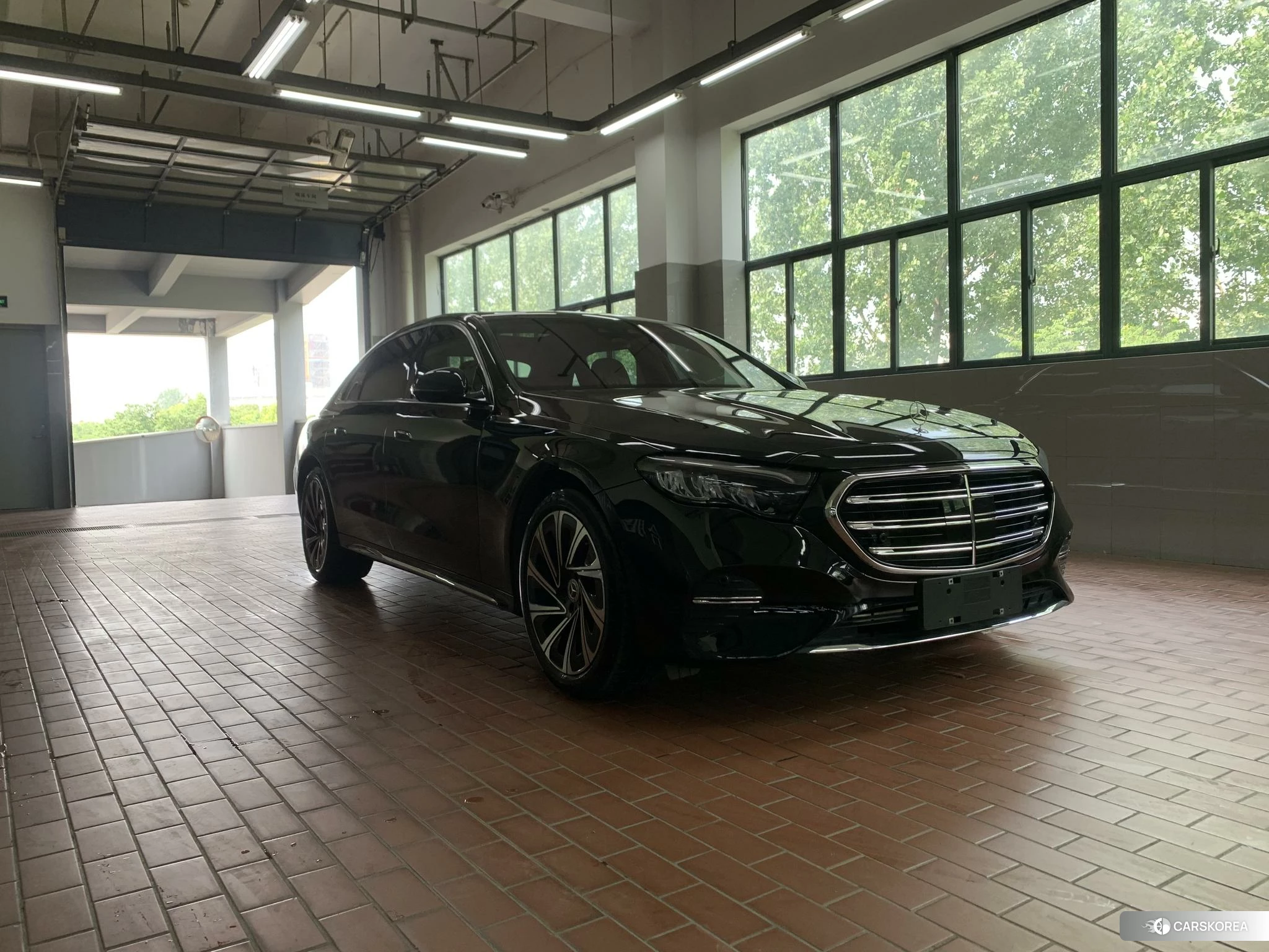 Mercedes-Benz E-Class 2023 Черный из Китая, фото 6
