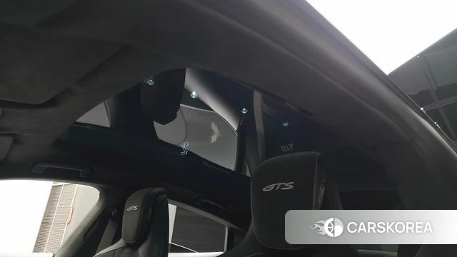 Porsche Taycan 2023 Серебристо-серый из Кореи, фото 6