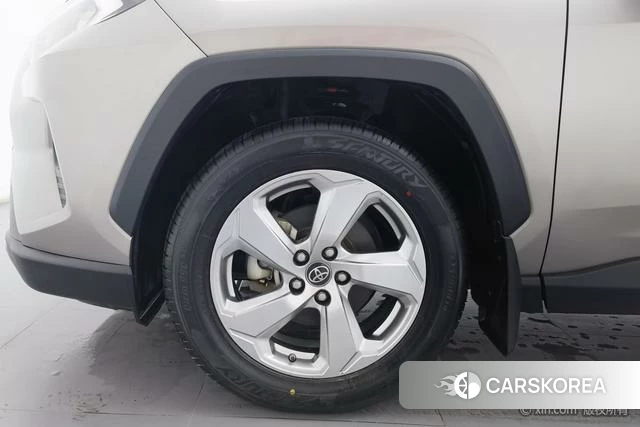 Toyota RAV4 2021 Темно-серый из Китая, фото 6