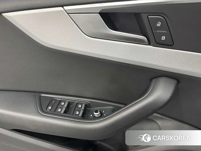 Audi A4L 2022 Темно-серый из Китая, фото 6