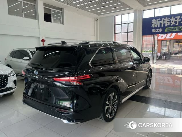 Toyota Granvia 2024 Черный из Китая, фото 6