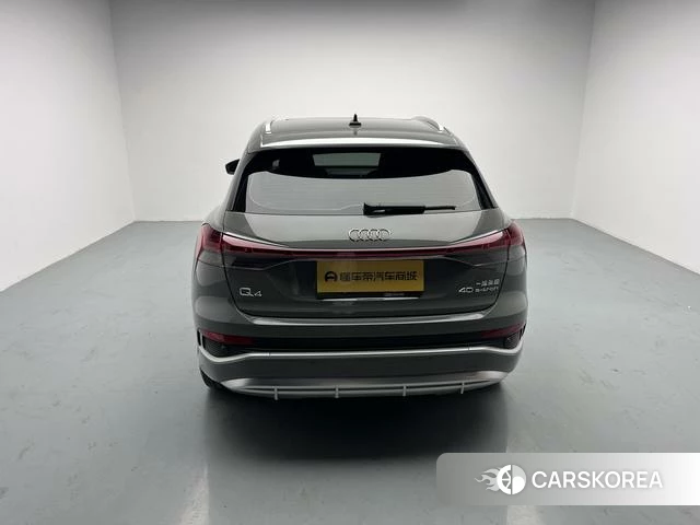 Audi Q4 2023 Темно-серый из Китая, фото 6