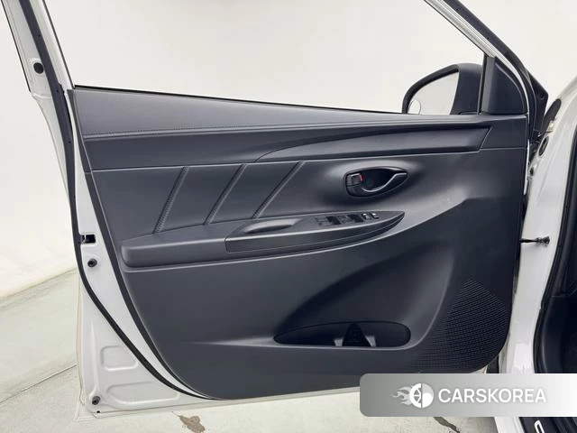 Toyota Yaris L 2021 Белый из Китая, фото 6