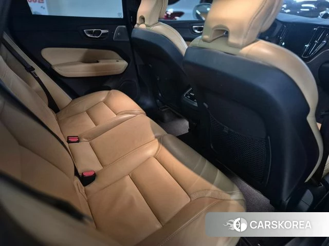 Volvo XC60 second Generation 2021 Белый из Кореи, фото 6