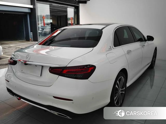Mercedes-Benz E-Class 2021 Белый из Китая, фото 6