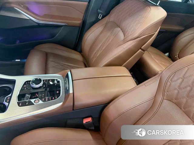 BMW X7 (G07) 2025 Белый из Кореи, фото 6
