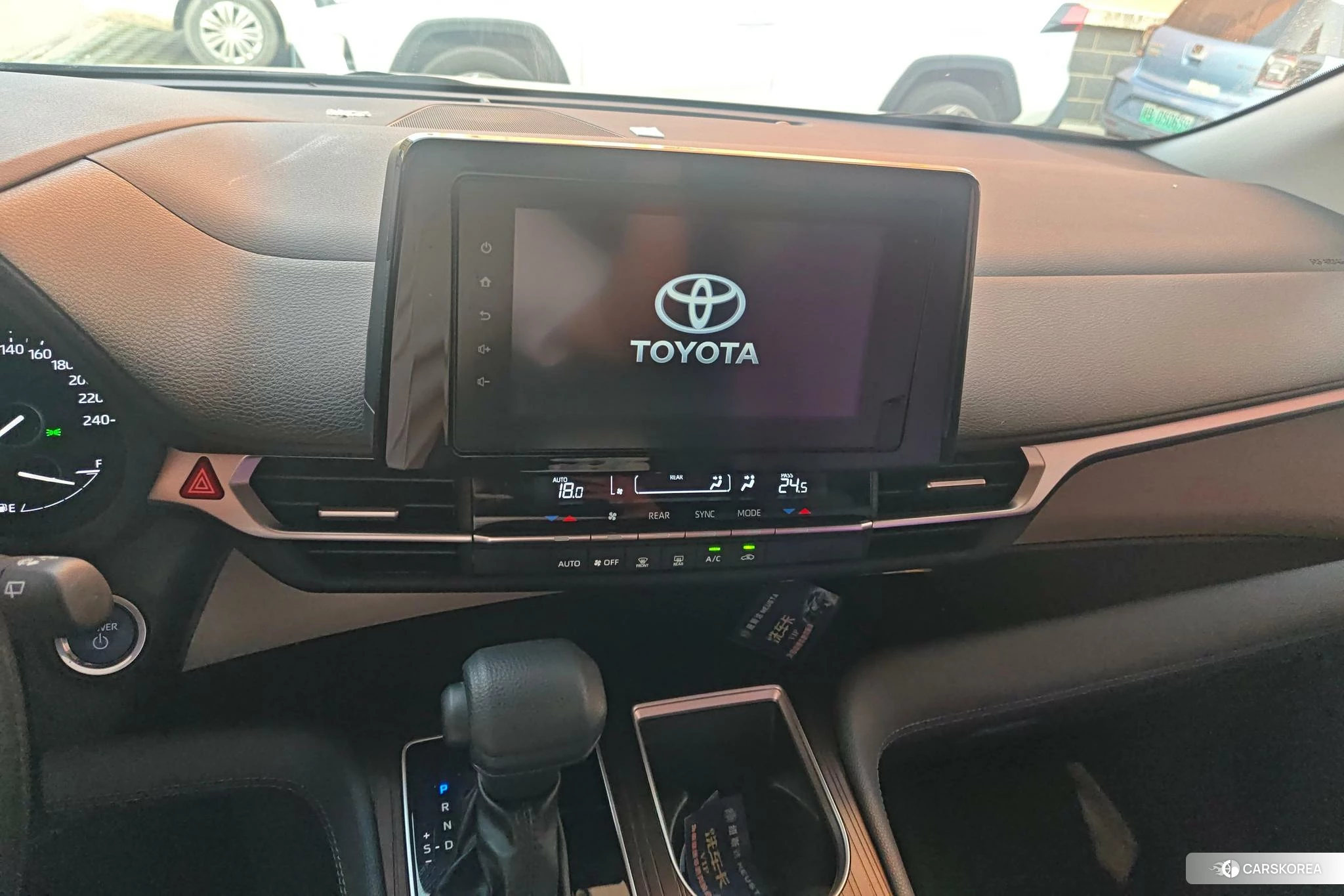 Toyota Sienna 2023 Белый из Китая, фото 6