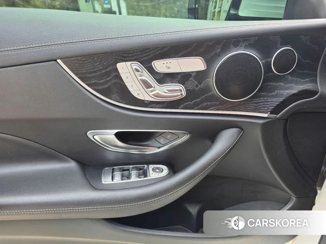 Mercedes-Benz E-Class W213 2018 Белый из Кореи, фото 6