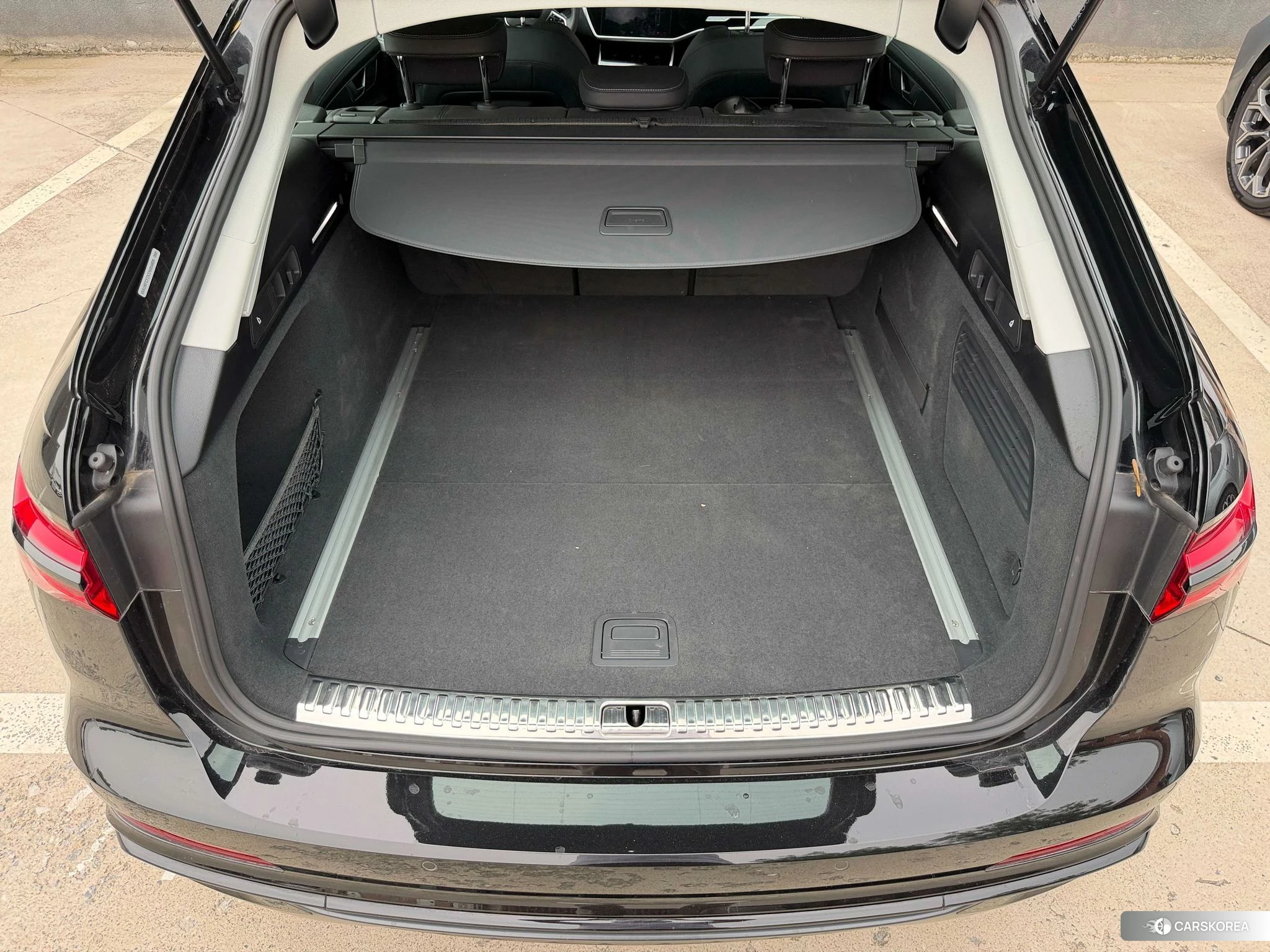 Audi A6 2024 Черный из Китая, фото 6