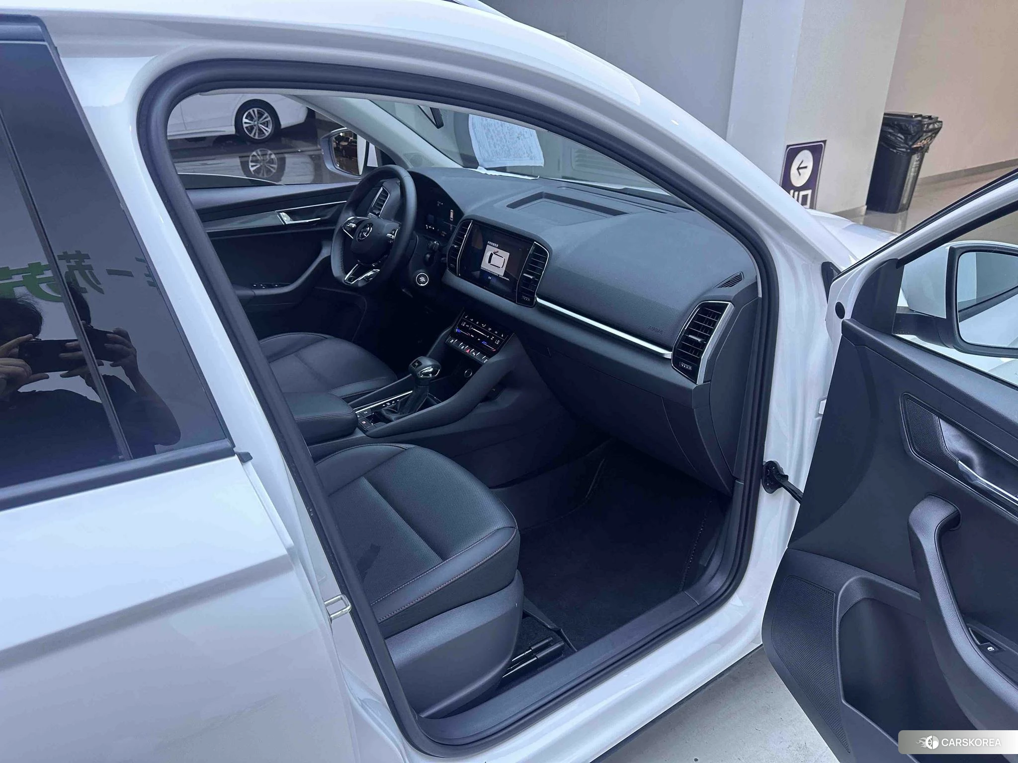 Skoda Karoq 2022 Белый из Китая, фото 6