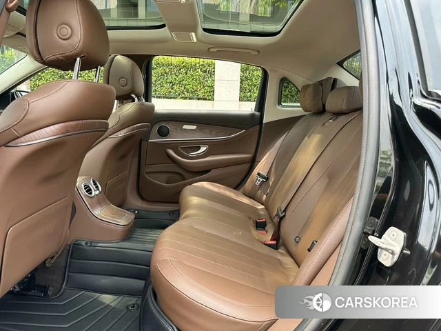 Mercedes-Benz E-Class 2021 Черный из Китая, фото 6