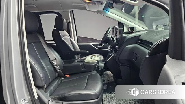 Hyundai Staria 2023 Серебряный из Кореи, фото 6