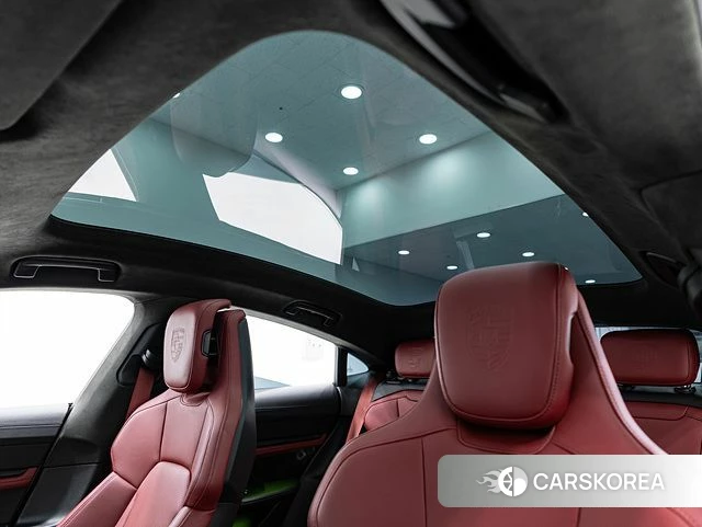 Porsche Taycan 2024 Жемчужный цвет из Кореи, фото 6