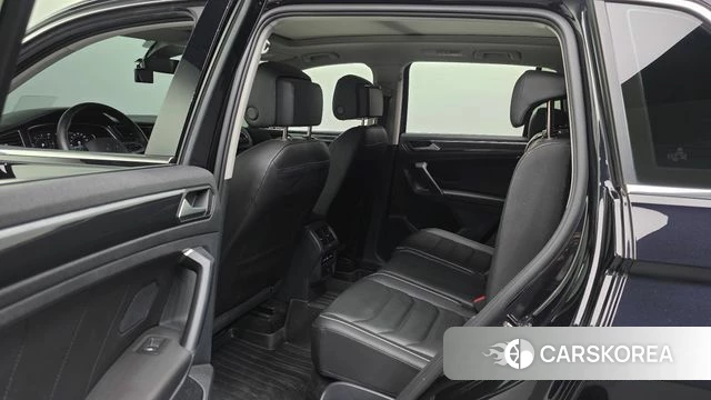 Volkswagen Tiguan second Generation 2022 Черный из Кореи, фото 6