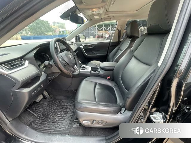 Toyota RAV4 2021 Черный из Китая, фото 6