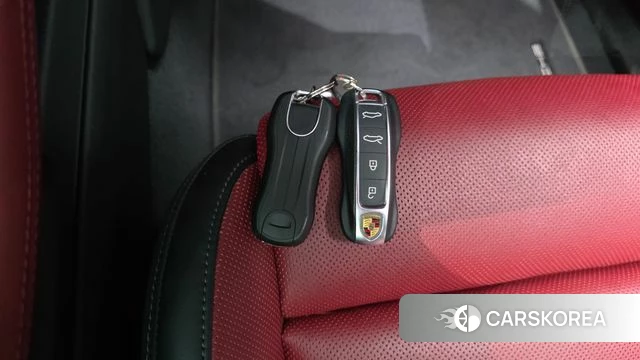 Porsche Taycan 2025 Серый из Кореи, фото 6