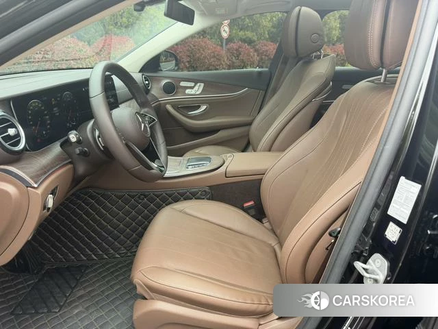 Mercedes-Benz E-Class 2023 Черный из Китая, фото 6