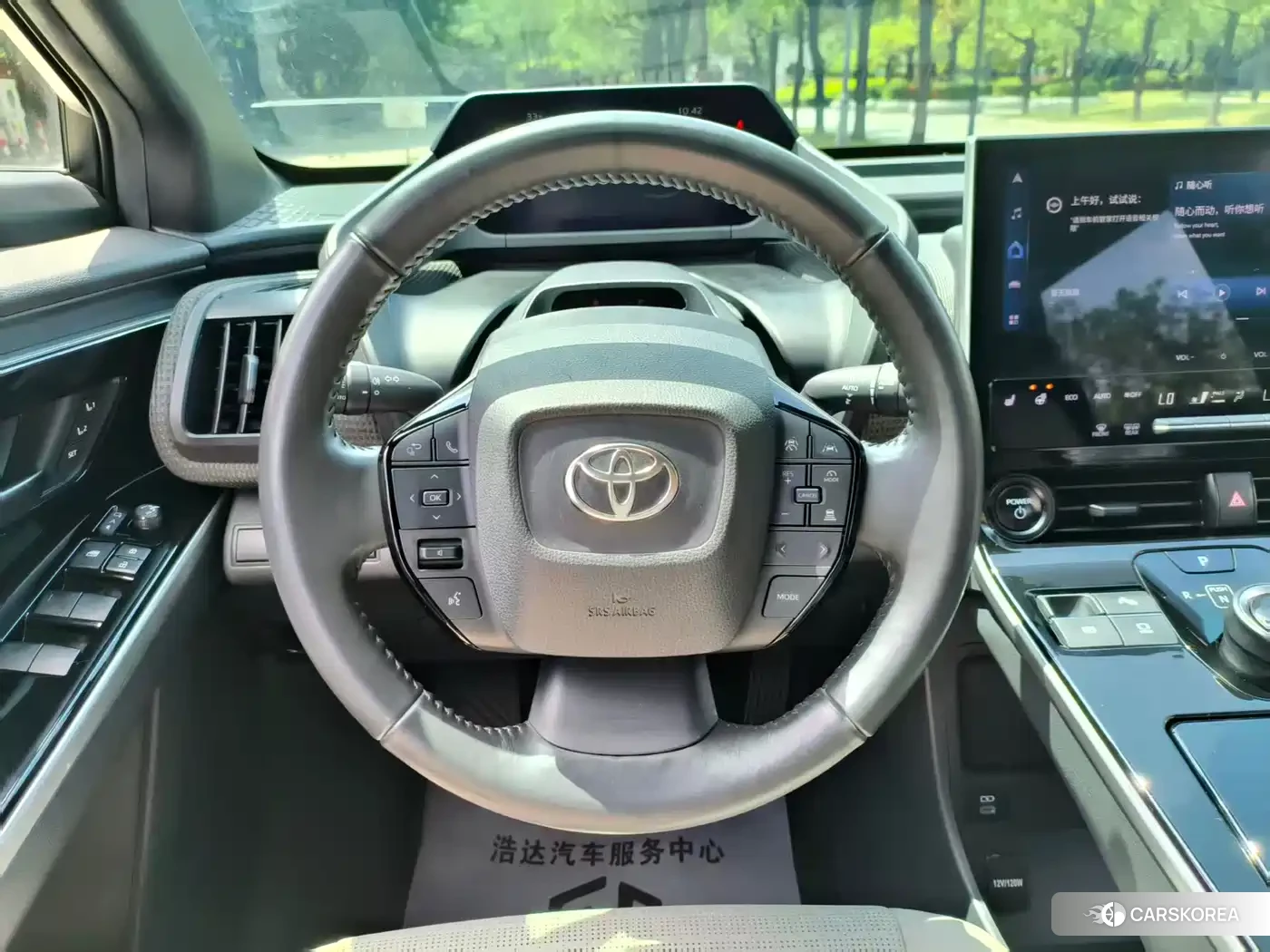 Toyota bZ4X 2022 Silver/gray из Китая, фото 6