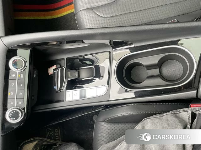 Hyundai Elantra 2023 Белый из Китая, фото 6