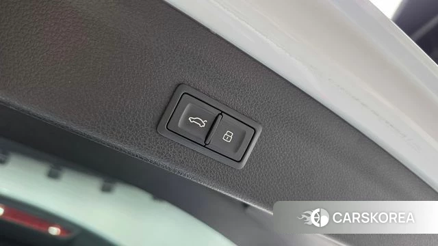 Audi Q3 (F3) 2022 Белый из Кореи, фото 6