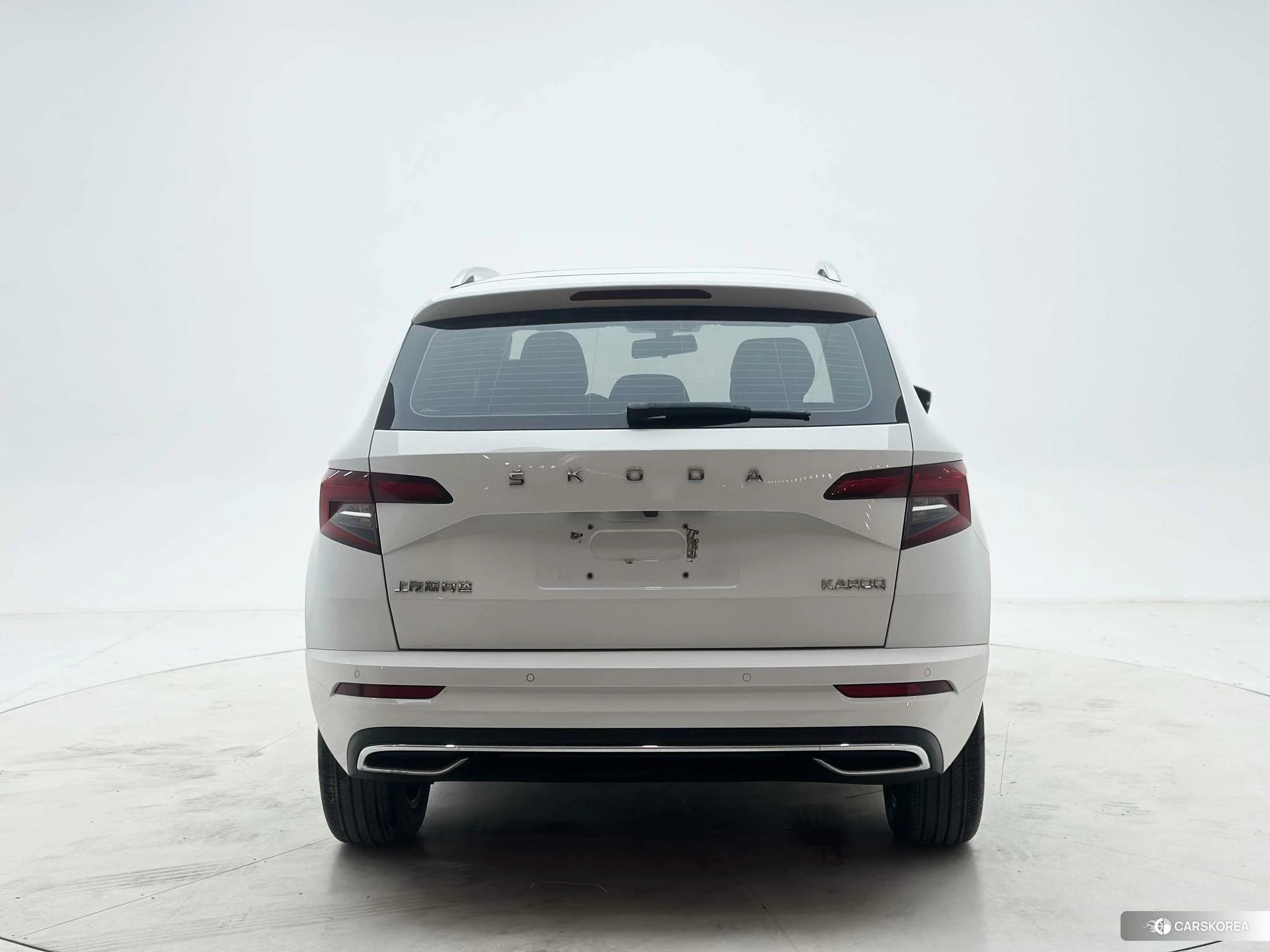 Skoda Karoq 2023 Белый из Китая, фото 6