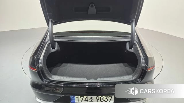 Hyundai Grandeur Hybrid (GN7) 2023 Черный из Кореи, фото 6