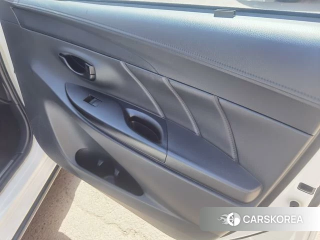 Toyota Yaris L 2021 Белый из Китая, фото 6
