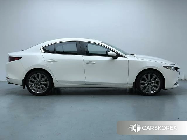 Mazda 3 2021 Белый из Китая, фото 6