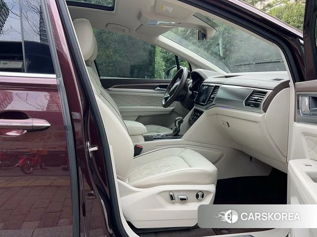 Volkswagen Viloran 2021 Красный из Китая, фото 6