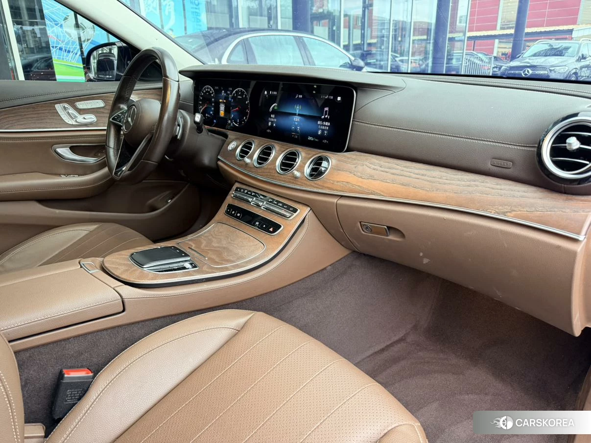 Mercedes-Benz E-Class 2022 Черный из Китая, фото 6