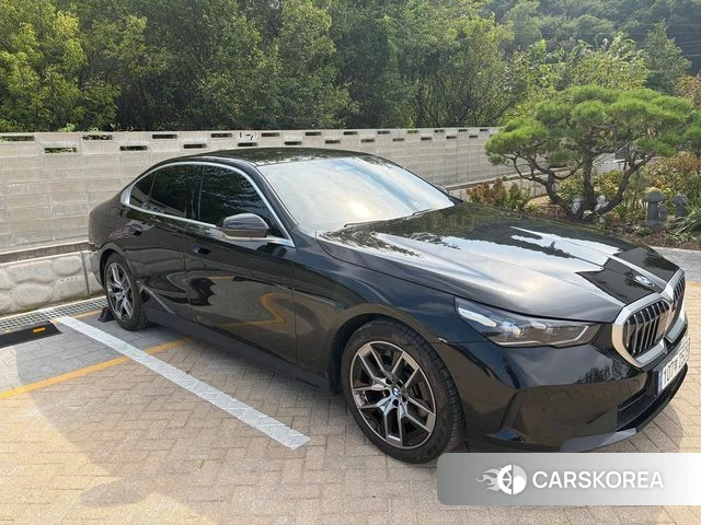 BMW 5 Series (G60) 2024 Черный из Кореи, фото 6