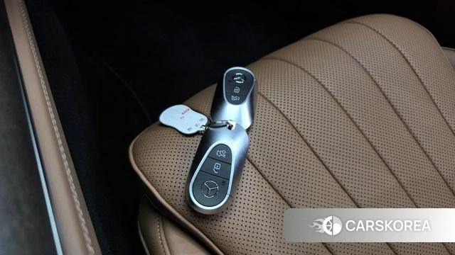 Mercedes-Benz E-Class W214 2026 Белый из Кореи, фото 6